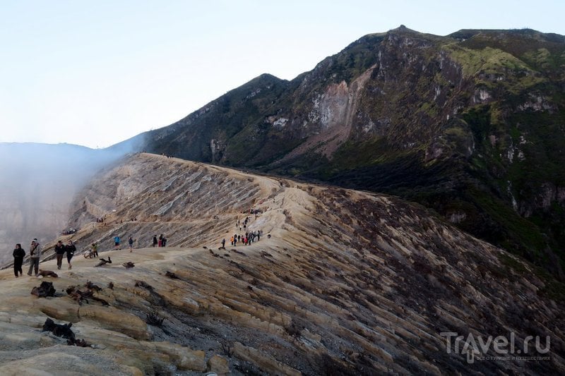 Индонезия: в кратере адского вулкана Иджен / Фото из Индонезии