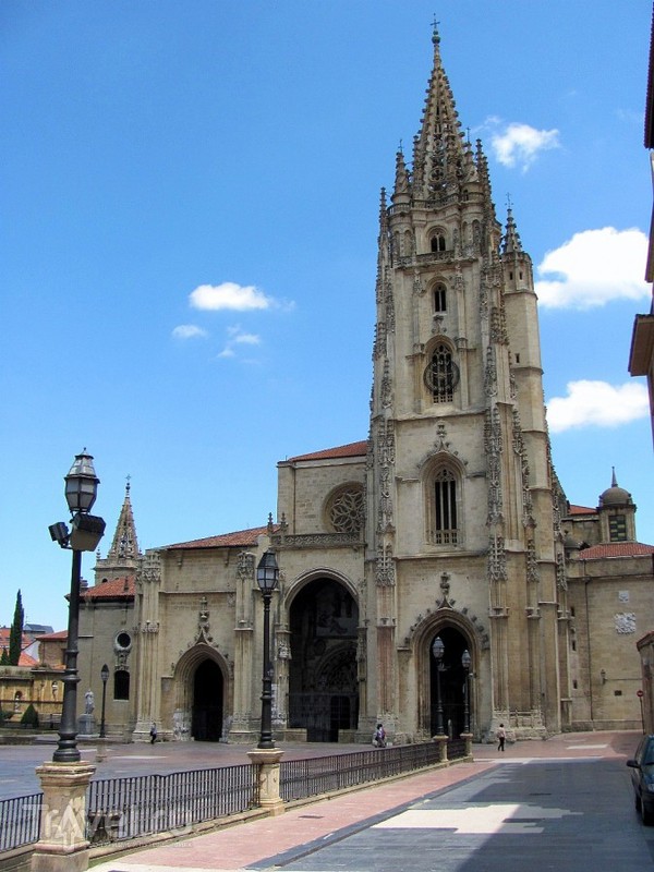Овьедо: новый центр и собор / Испания