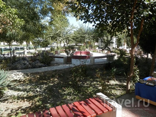 Парки, мавзолеи, рынки и музеи Бухары / Узбекистан