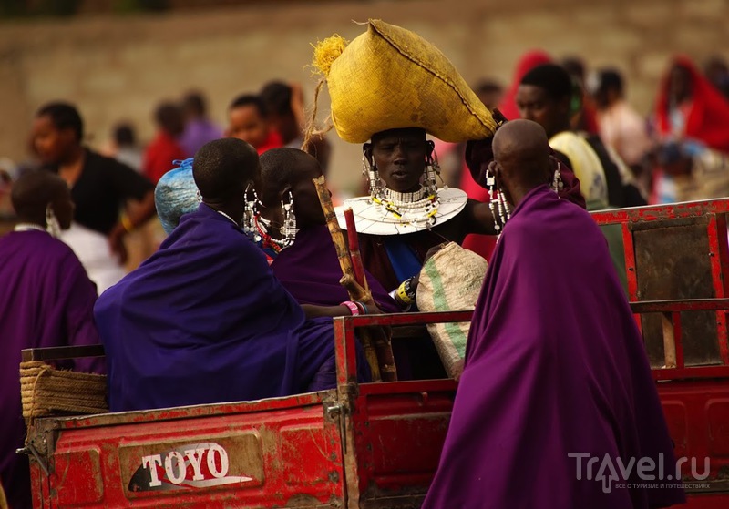 Жизнь и традиции масаи. Рынок масаи / Танзания