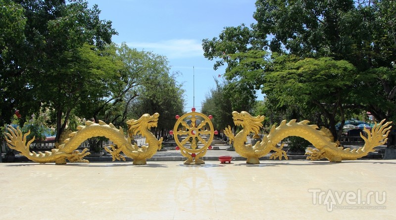 Вьетнам: Храм из ракушек и Лабиринт Дракона Chua Tu Van / Фото из Вьетнама