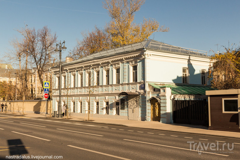 Прогулка по Большой Ордынке в сторону Софийской набережной / Россия