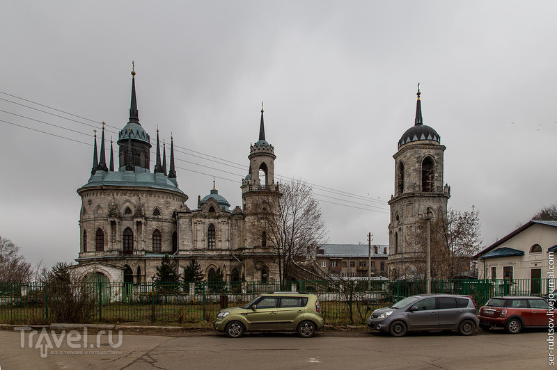 Уникальная готическая церковь в Быково / Россия