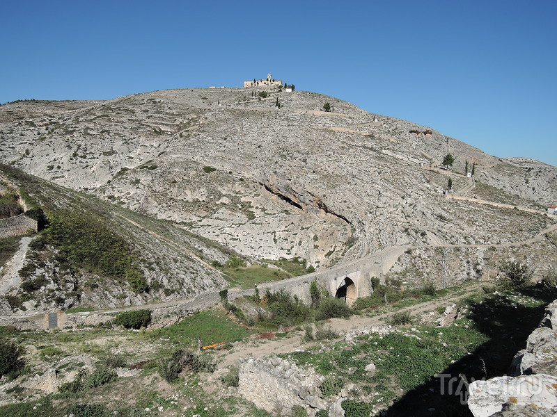 Бокайрент - древний город на скале. Старый город и пещеры мавров / Фото из Испании