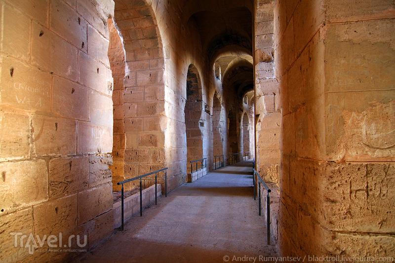   .   - (El Jem). ,  /   