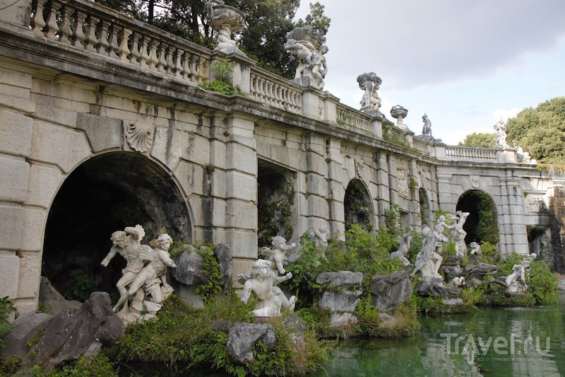 Дворец и парк в Казерте / Италия