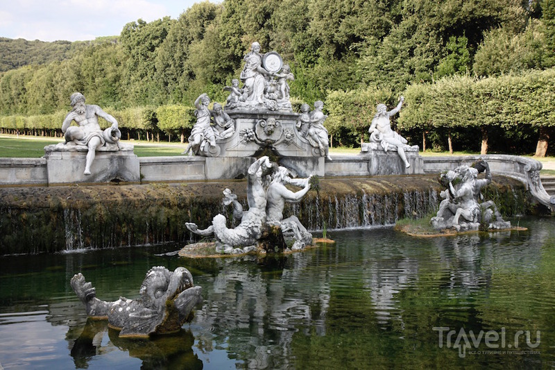 Дворец и парк в Казерте / Италия