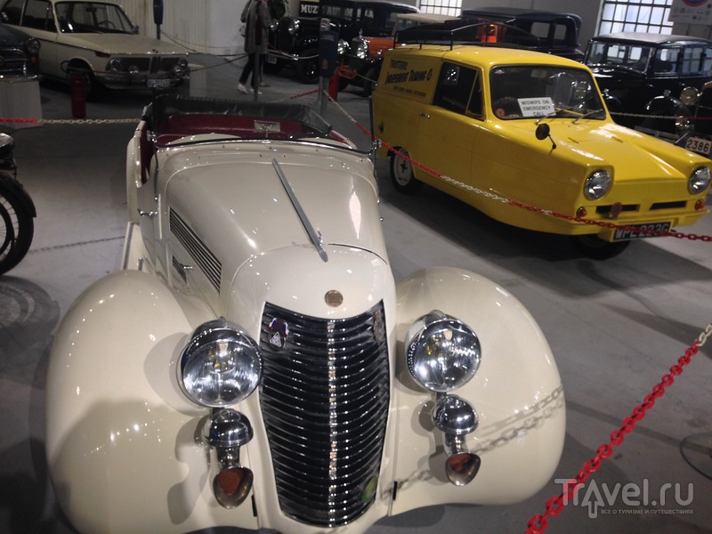 Частный музей ретроавтомобилей в Белграде / Фото из Сербии