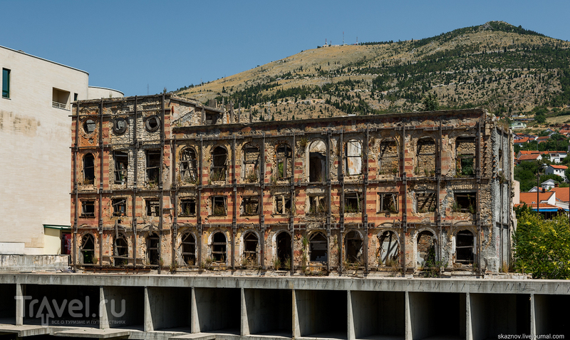 Мостар - город ярких контрастов на фоне эха войны / Фото из Боснии и Герцеговины