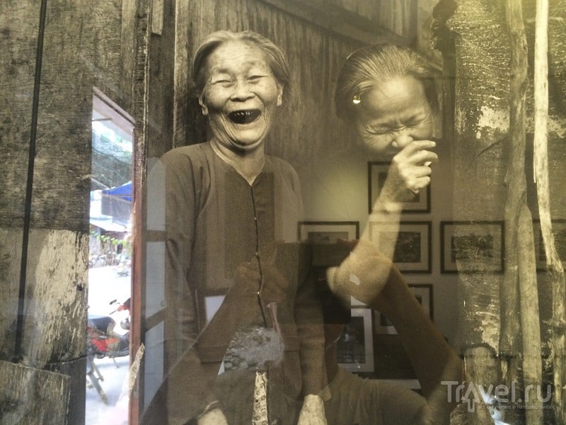 Галерея фотографа Лонга Тханя, мастера чёрно-белой фотографии, Нячанг / Вьетнам