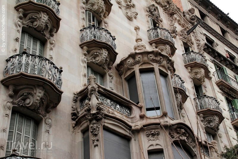 Барселонские балконы или не сыпь мне соль на попугая... / Фото из Испании