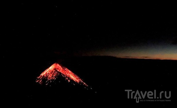 Извержения вулкана Фуэго. Гватемала / Гватемала
