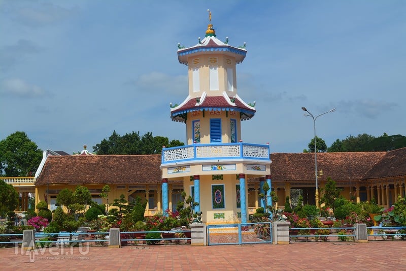 Храм каодай... Тэйнинь, Вьетнам / Вьетнам