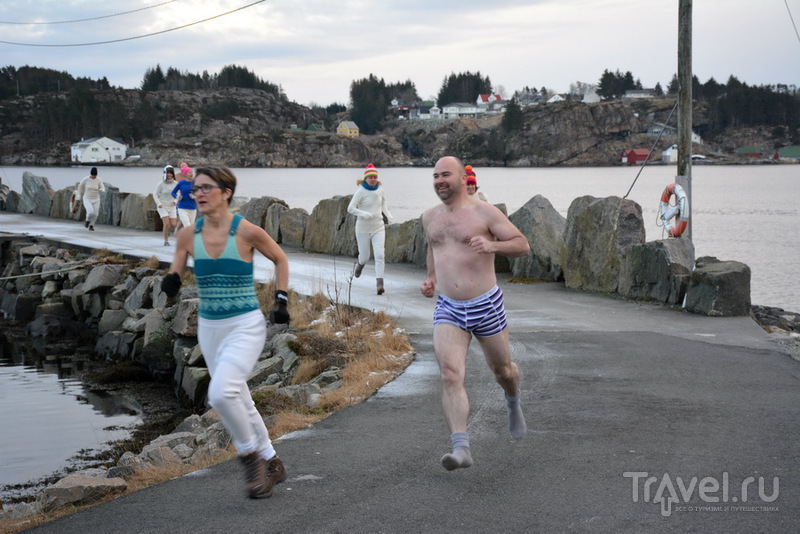 Storm og Stille:       /   