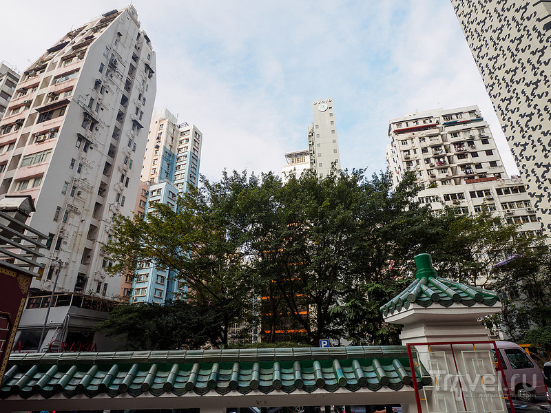Гонконг: храм Ман Мо, графитти, район Sheung Wan / Фото из Китая