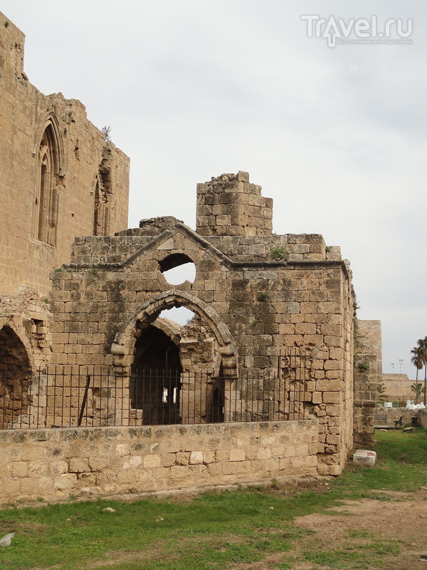 Старинный город Фамагуста. Как выглядит изнутри мечеть? Экскурсия в кипрский университет / Кипр