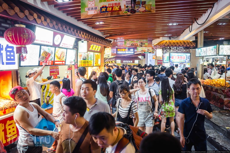 Китай, Шэньчжэнь: пешеходная улица и улица еды / Китай