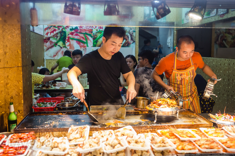 Китай, Шэньчжэнь: пешеходная улица и улица еды / Китай