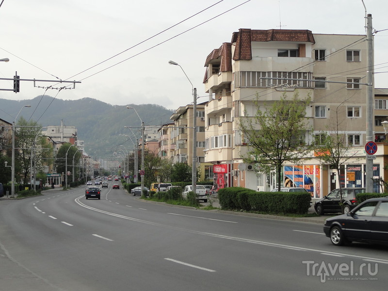 Бая-Маре - областной центр Румынии в карпатских горах / Румыния
