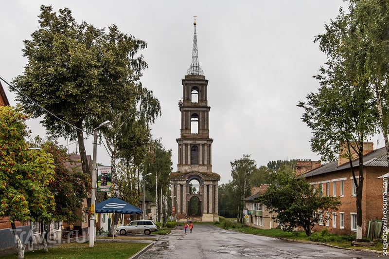 Николаевская колокольня и немного дождливого Венева / Россия