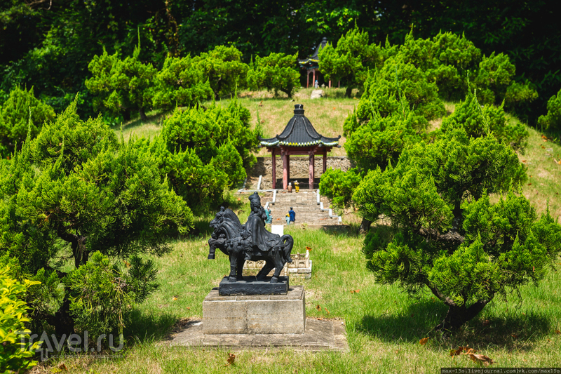 , :  Splendid China Folk Village /   