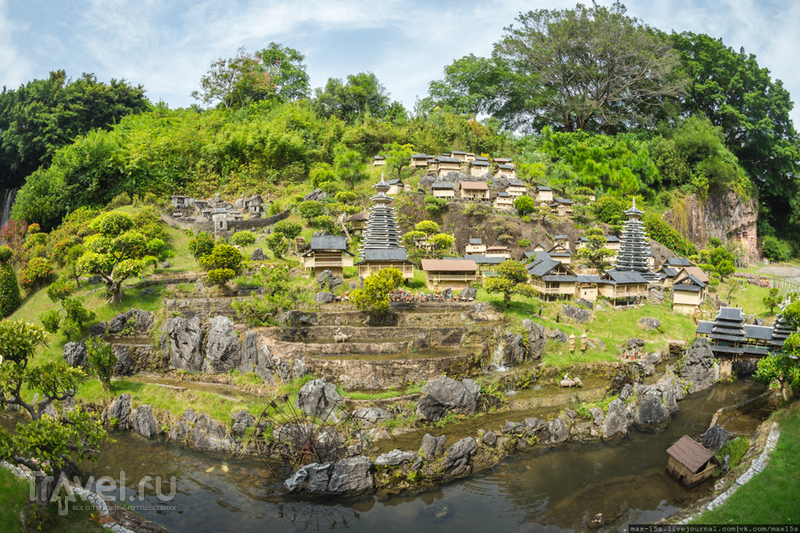 , :  Splendid China Folk Village /   