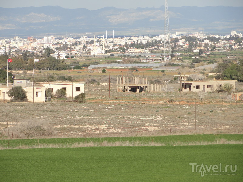 Вароша - знаменитый заброшенный район на бывшей линии войны между Северным и Южным Кипром / Кипр
