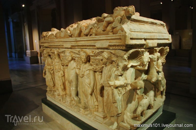 Саркофаги из Археологического музея в Стамбуле / Турция