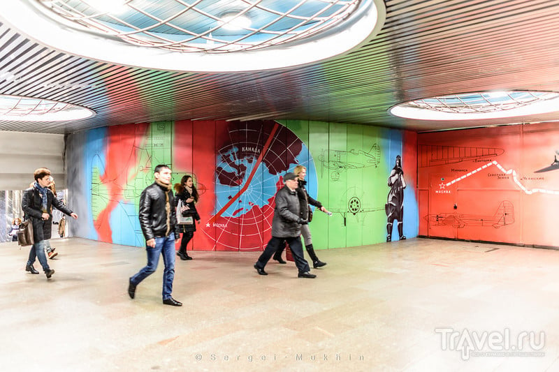Граффити на стенах московского метро... Станция Чкаловская / Россия
