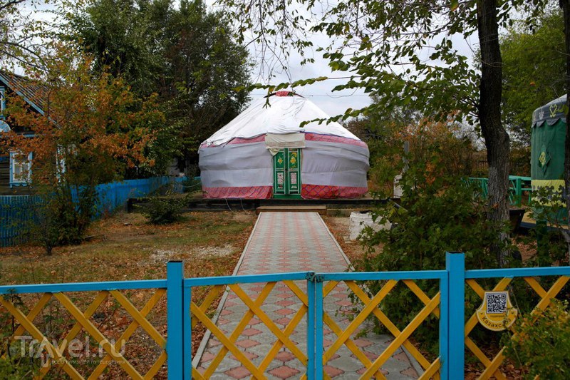 Саратов - Национальная деревня народов области и аллея "Дни воинской славы" / Россия