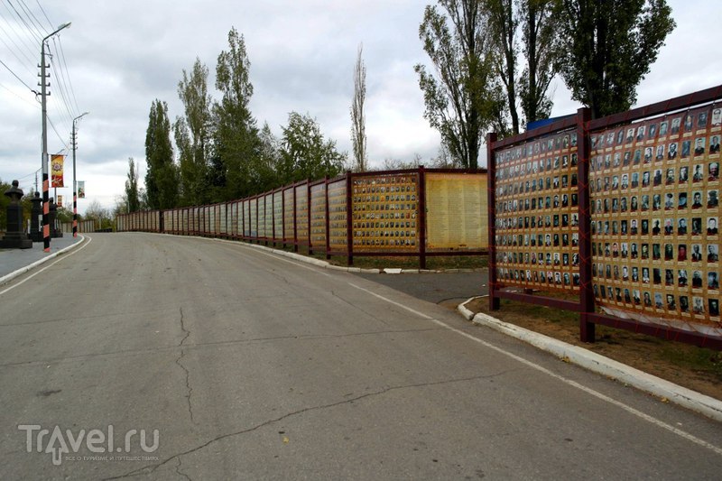 Саратов - Национальная деревня народов области и аллея "Дни воинской славы" / Россия