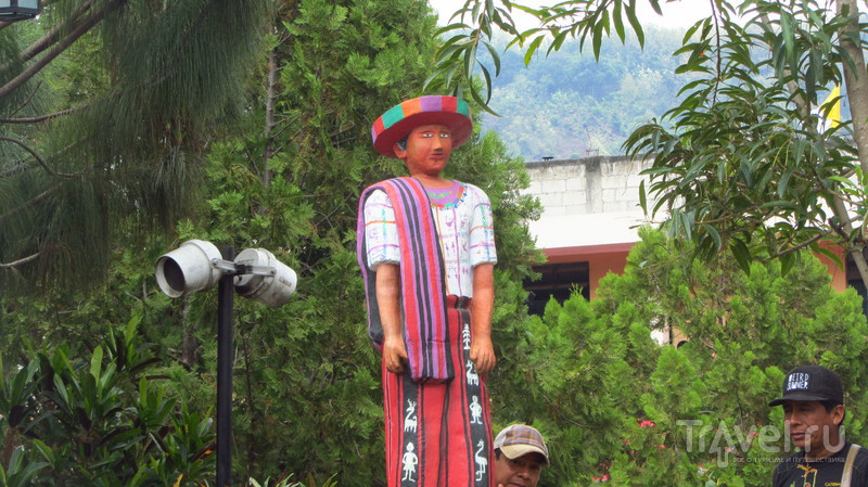 Гватемала, озеро Атитлан: парк Тсанкухиль и город Сантьяго / Гватемала