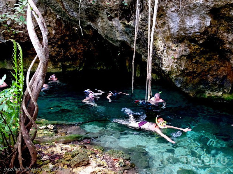 Mundo Maya. .   (Gran Cenote) /   