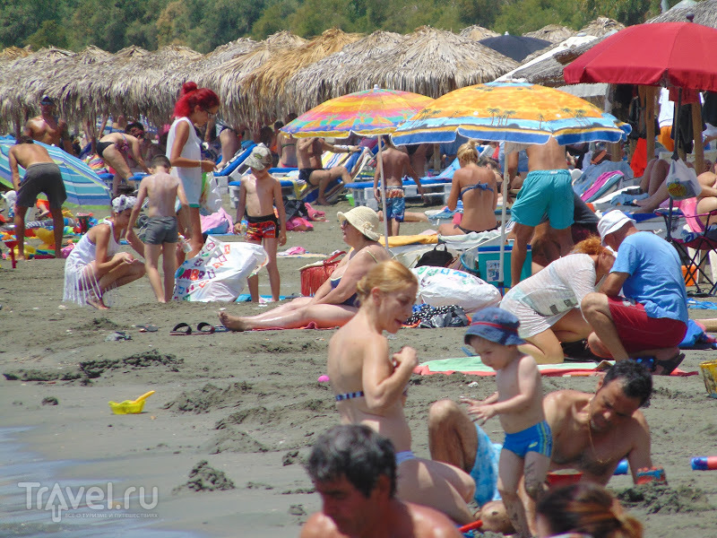 День всемирного потопа Κατακλυσμός (Катаклизмос) на пляже в Лимассоле / Кипр