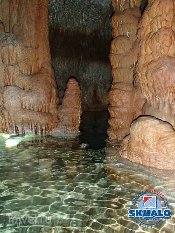 Балеарские острова: морские пещеры Майорки времён раннего палеолита / Испания