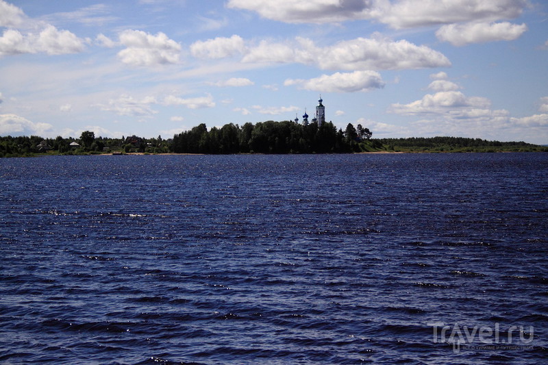 Вологодская область. Село Устье и остров Каменный / Россия