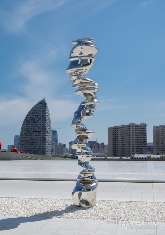 Баку: Центр Гейдара Алиева, архитектор Заха Хадид / Фото из Азербайджана