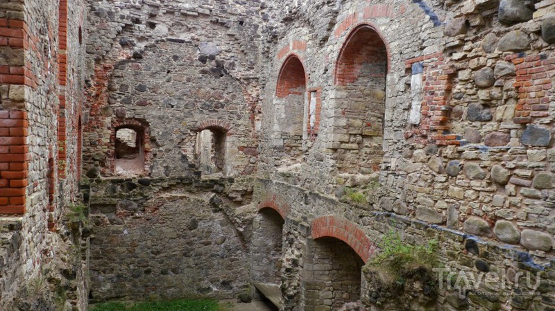 Средневековый замок Венден / Фото из Латвии