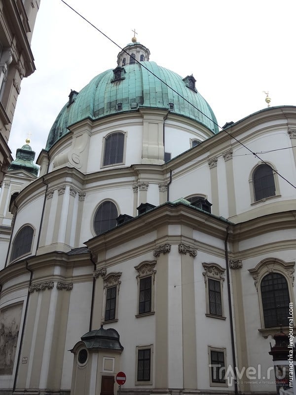 Михаэльплац, четыре церкви, одна золотая пчела и много мишек в стиле ретро - это всё Вена / Австрия