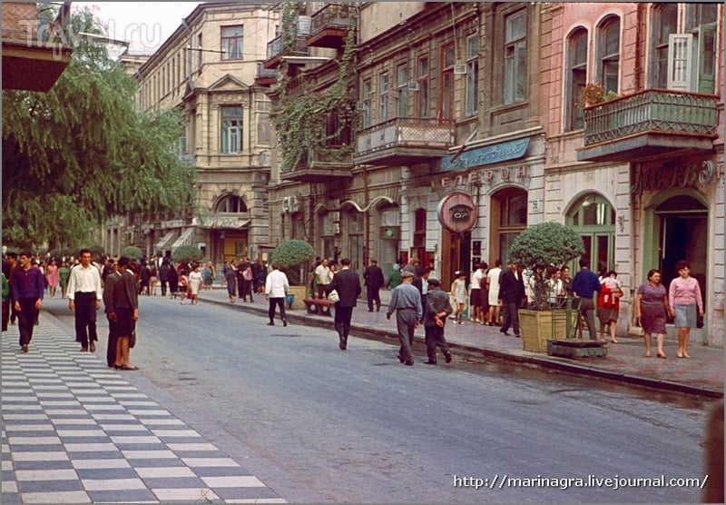 Тротуары Баку - "миллион за улыбку" / Азербайджан