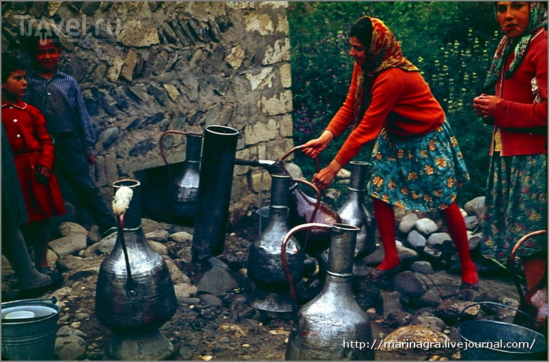Азербайджан. Замки, наскальные рисунки и поля маков / Азербайджан