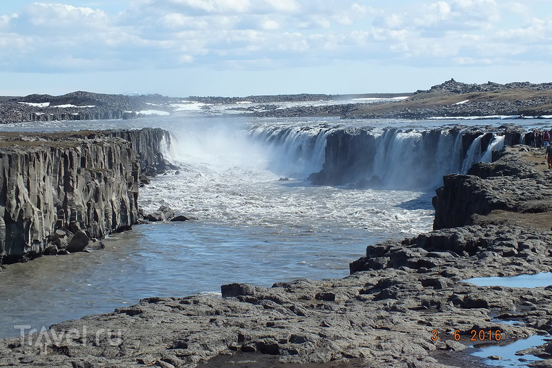 .  Selfoss  Dettifoss / 