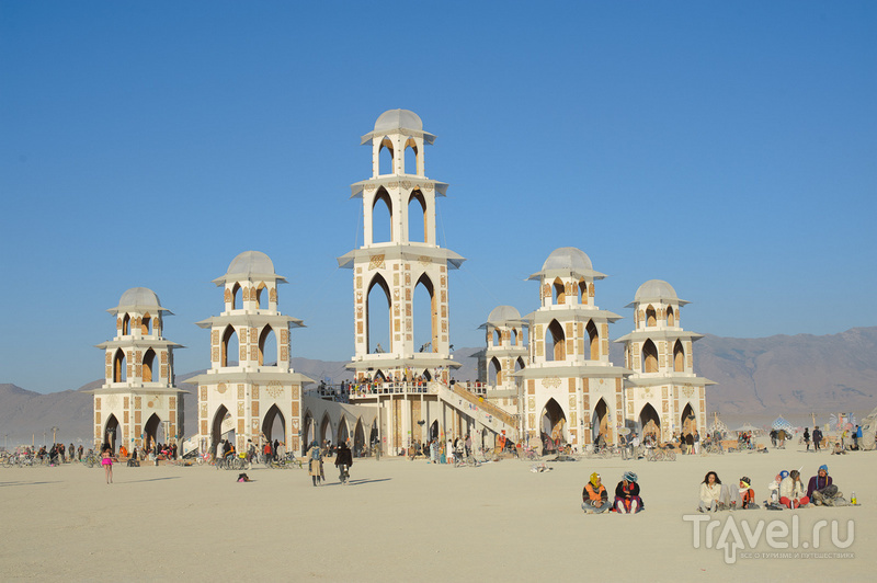 Блэк Рок Сити - временный город Burning Man / Фото из США
