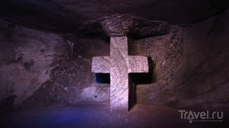 Подземный соляной собор в городе Сипакира / Колумбия
