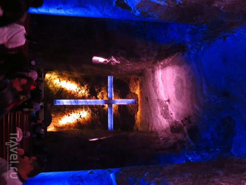 Подземный соляной собор в городе Сипакира / Колумбия