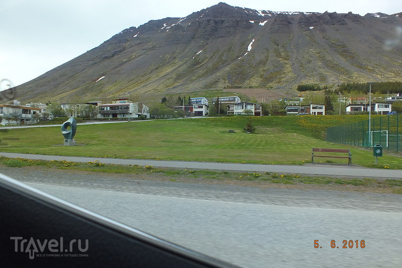 .  Isafjordur.  Bolungarvik /   