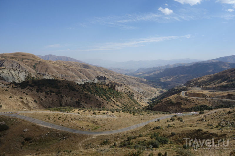 Армения. Монастырь Нораванк, дороги, караван-сарай / Фото из Армении