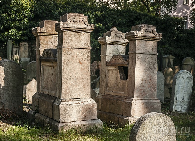 Как бесплатно сфотографировать Старое Еврейское кладбище в Праге / Чехия