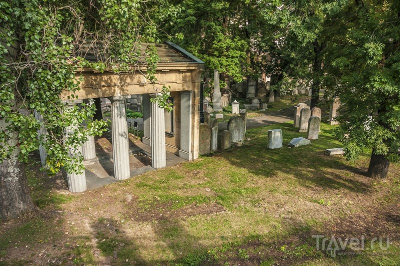 Как бесплатно сфотографировать Старое Еврейское кладбище в Праге / Чехия