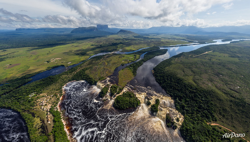 Лагуна Канайма с высоты / Фото из Венесуэлы